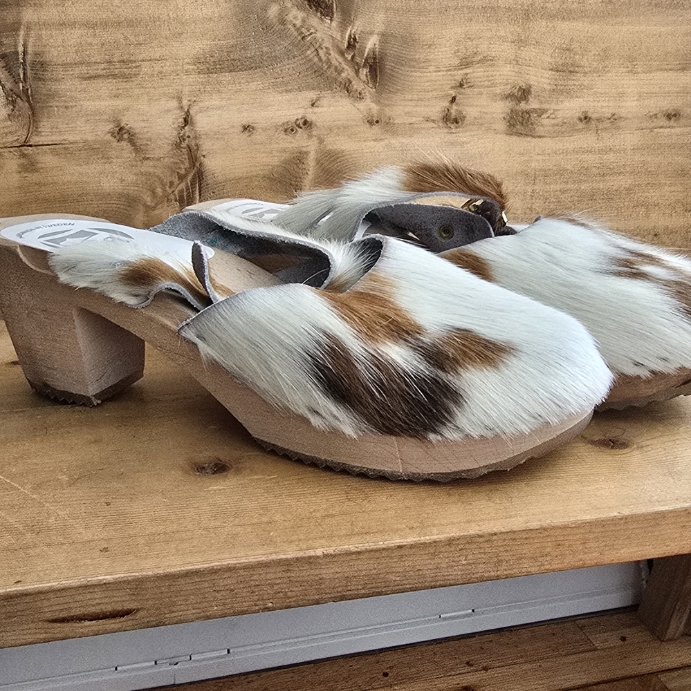 Stylish Cowhide Platform Sandals